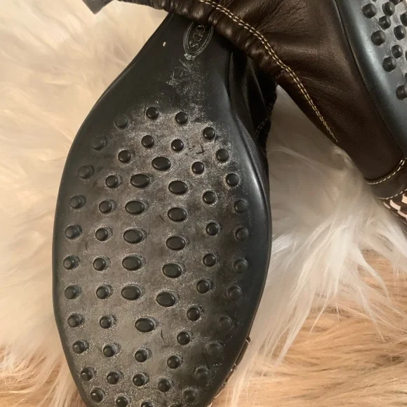 TODS LADIES BROWN FLAT SHOE. - Picture 6 of 7